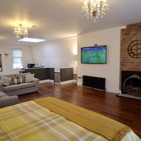 The Bards Loft, Large Studio Apartment Эр Экстерьер фото