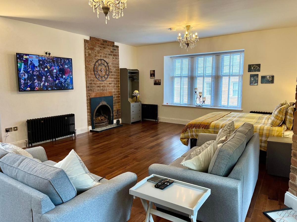 The Bards Loft, Large Studio Apartment Эр Экстерьер фото